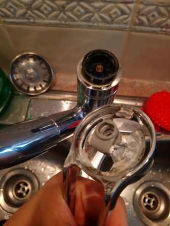 Moen one-handle kitchen faucet handle underside & inside